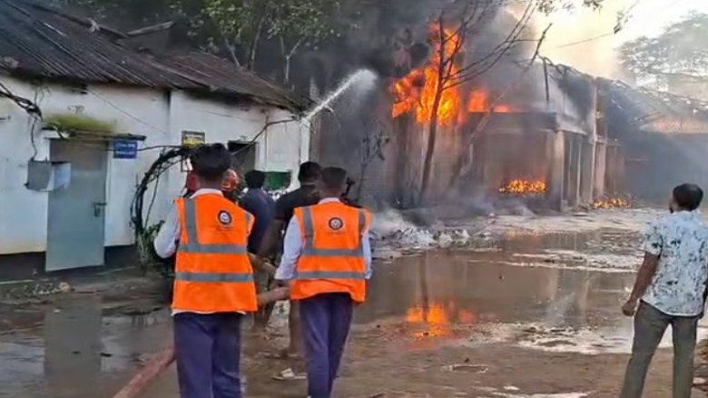 গাজীপুরে কয়েল কারখানায় ভয়াবহ আগুন, ফায়ার সার্ভিসের ৭ ইউনিট ক