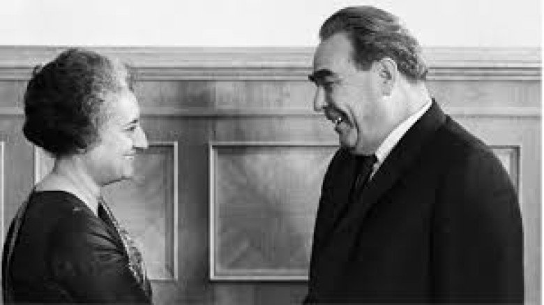 স্কুলছাত্রীর সংগ্রহীত স্মৃতিকথা: মুক্তিযুদ্ধের ভয়ঙ্কর ছবি উঠ